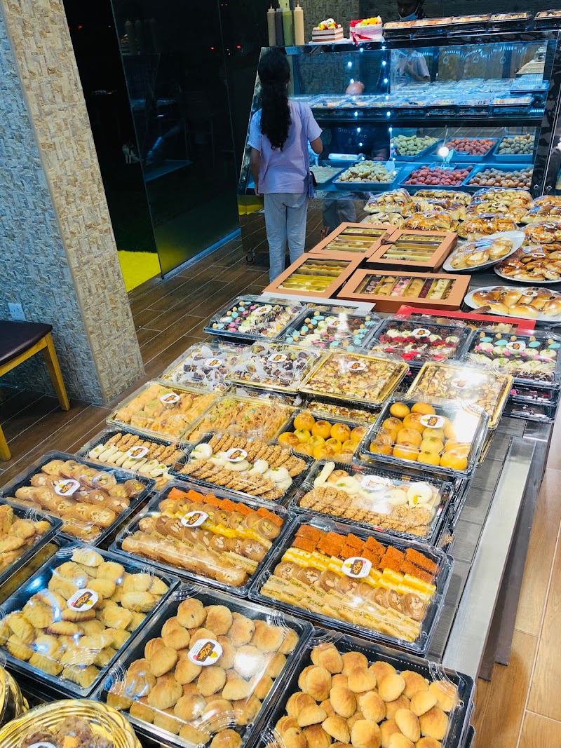 Al Zain Sweets and Pastries in العامرات