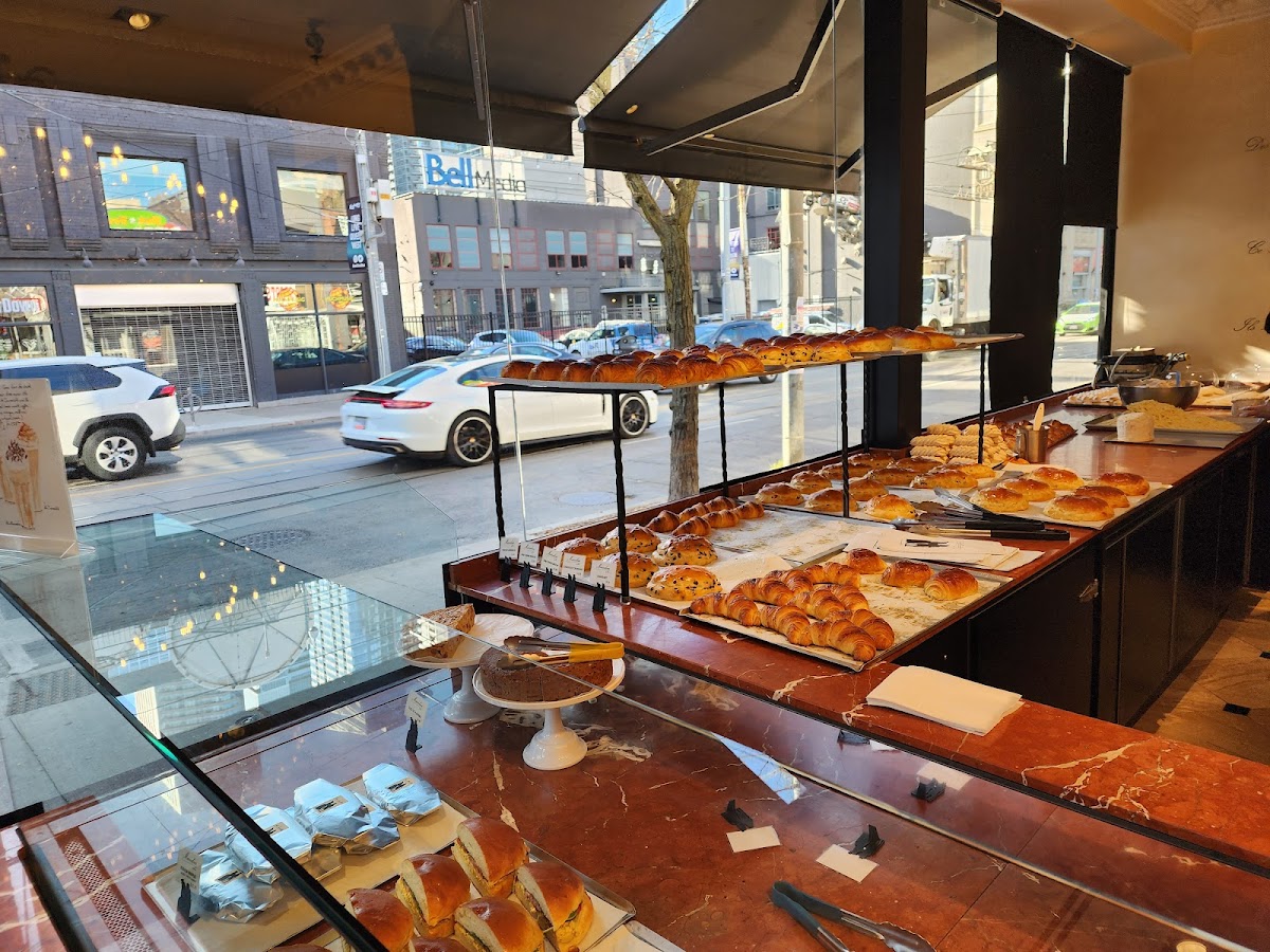 Aux Merveilleux de Fred in Toronto