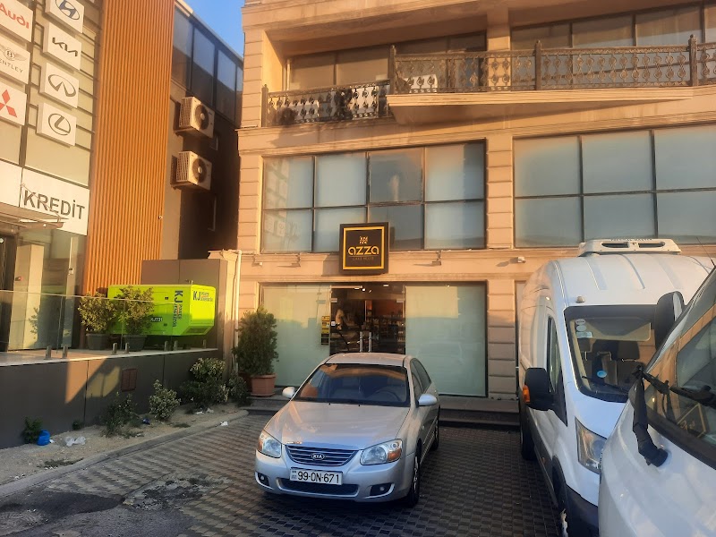 Azza Cake House