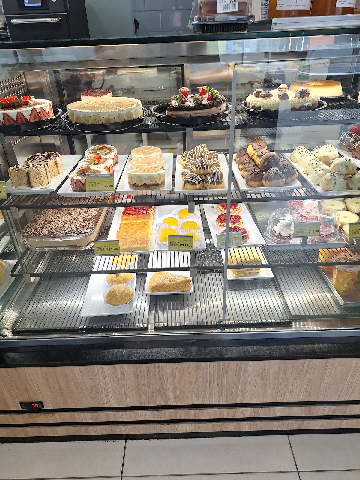 Bandeirantes Bakery and Confectionery - Bakery in Itajaí