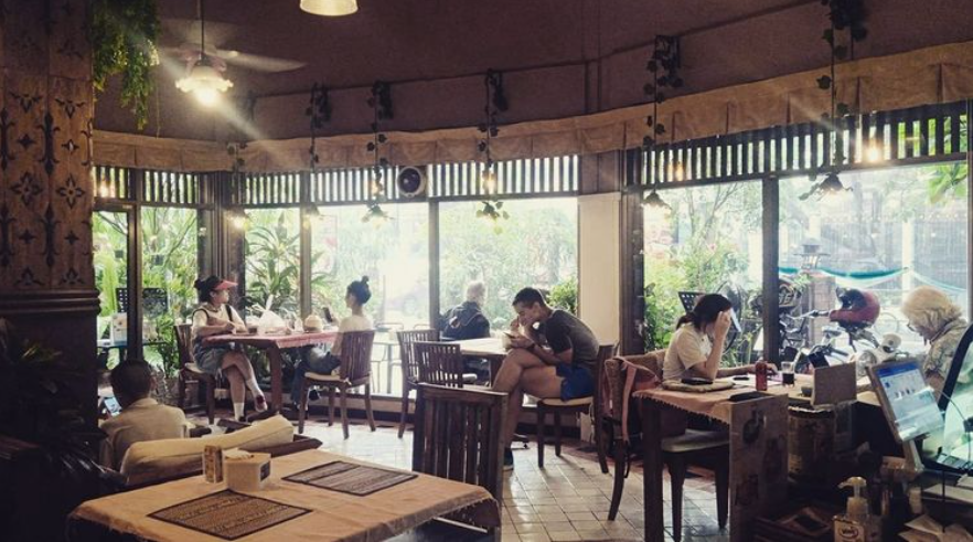 Café de Thaan Aoan (กาแฟตาลอ่อน)