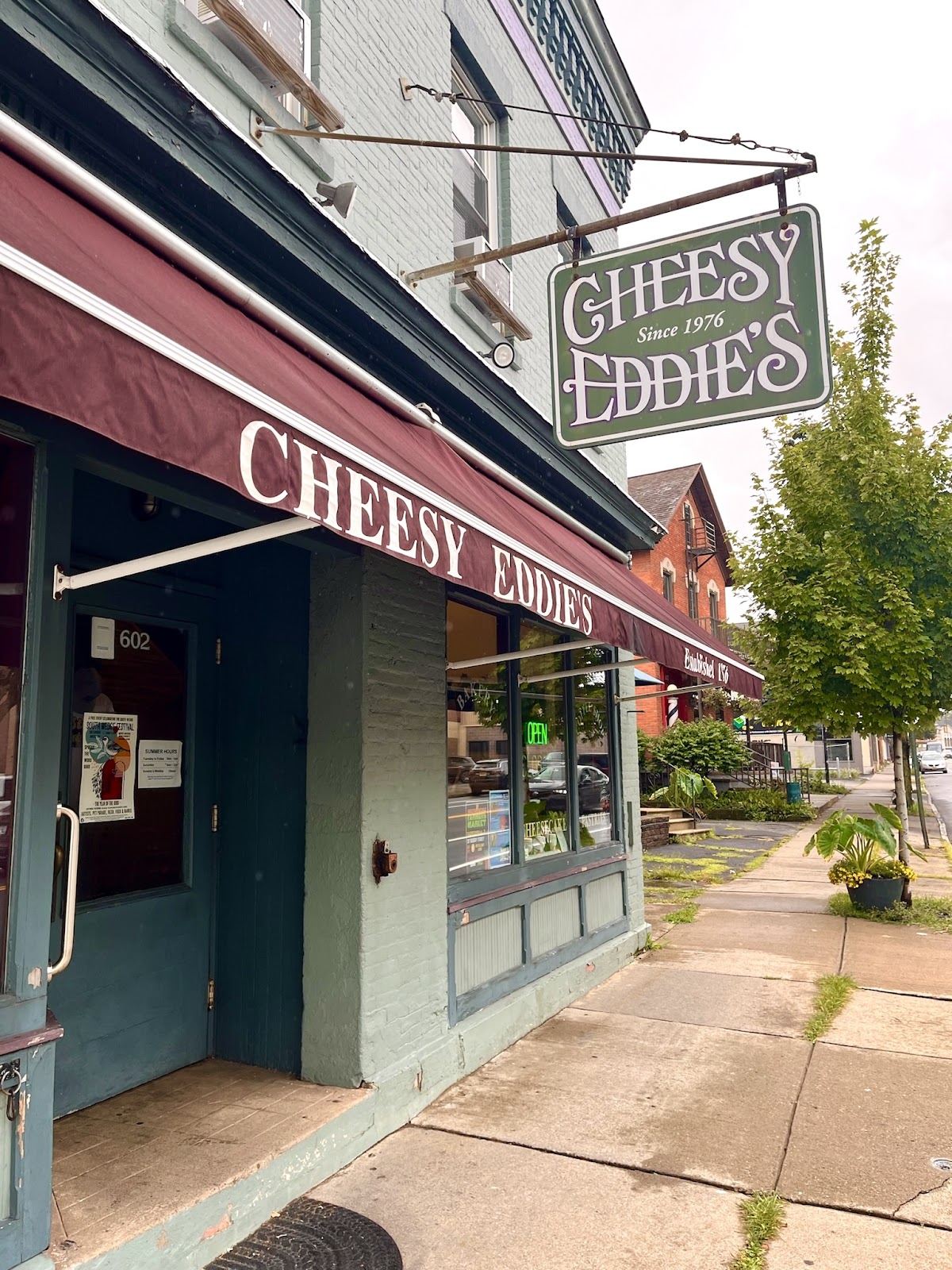 Cheesy Eddie's in Henrietta