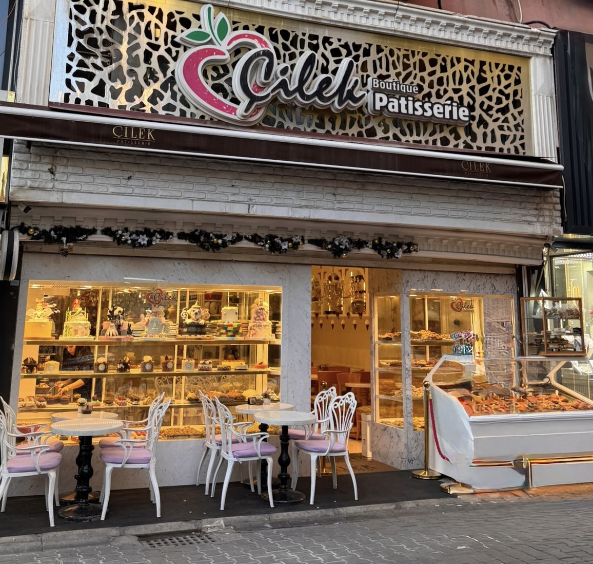 Çilek Pastanesi Karşıyaka Çarşı in Karşıyaka