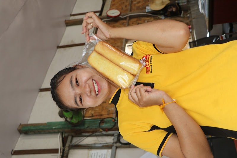 D-Mo Bakery in Mandalay