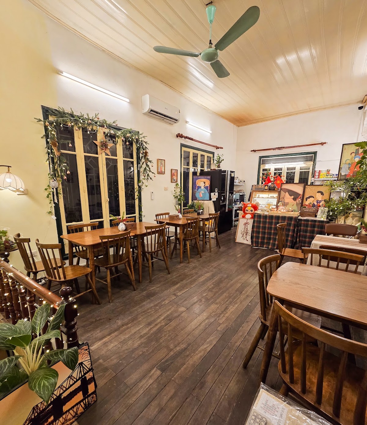Dacia Tea And Bakery in Quận Hoàn Kiếm
