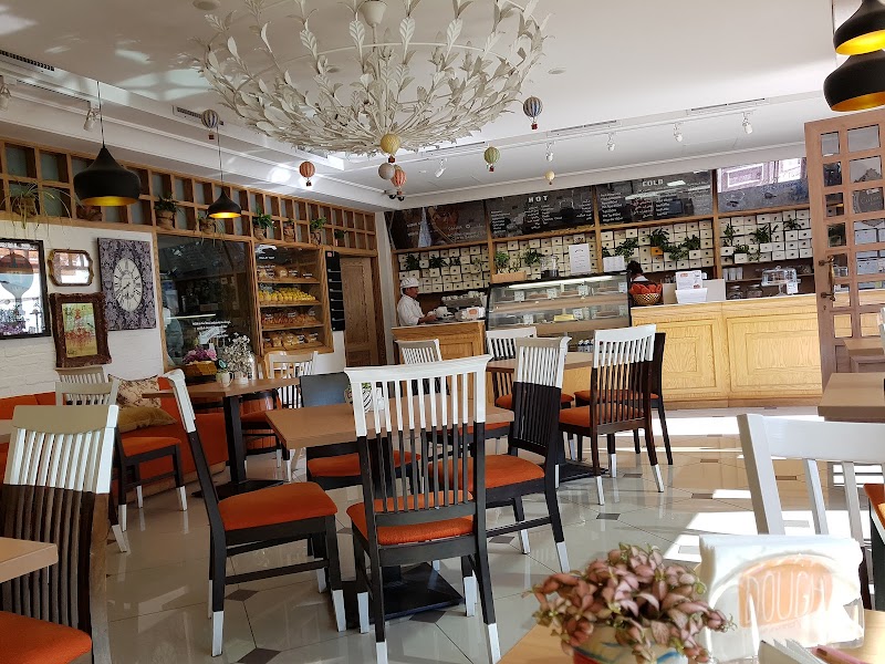 Dough Café & Bakery in الأحمدى