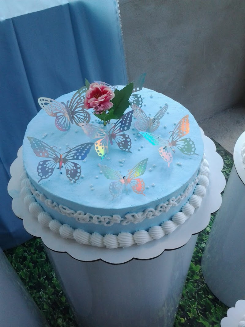 Dulce Paola La Casa de los Pasteles in Armenia