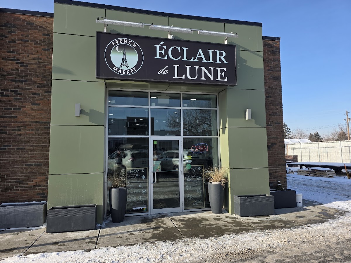 Éclair de Lune in Calgary