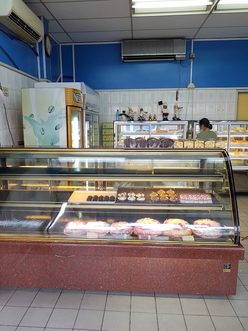 Freshway Bakery and Cake House in Pekan Tutong