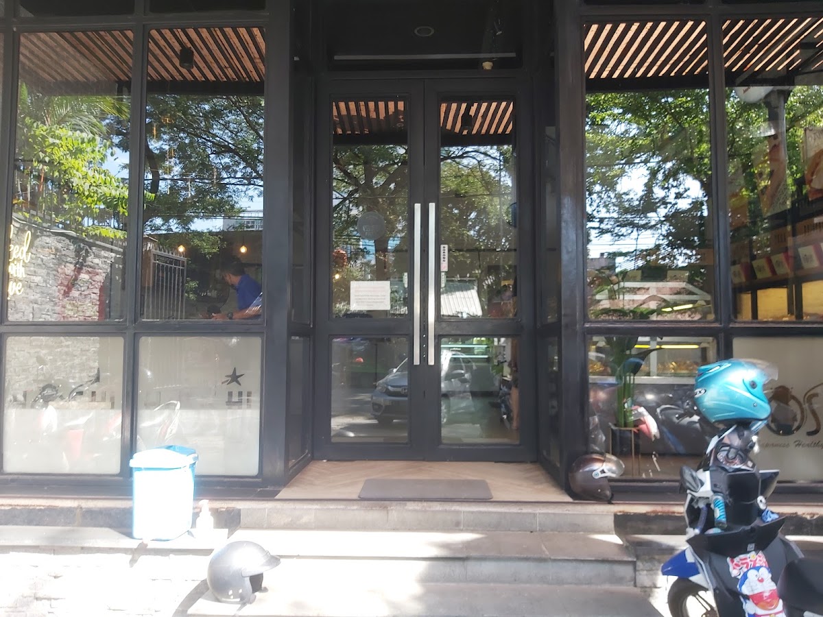 Hoshi Bakery in Makassar