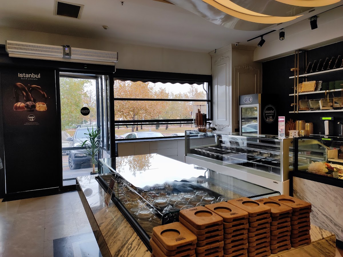 Istanbul pastry shop in Selçuklu