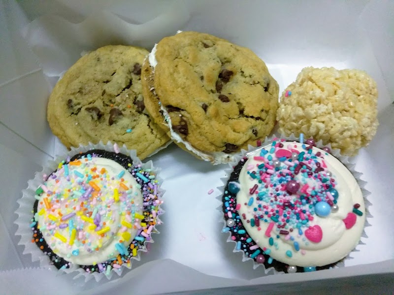 Kisses and Bites in Belize City