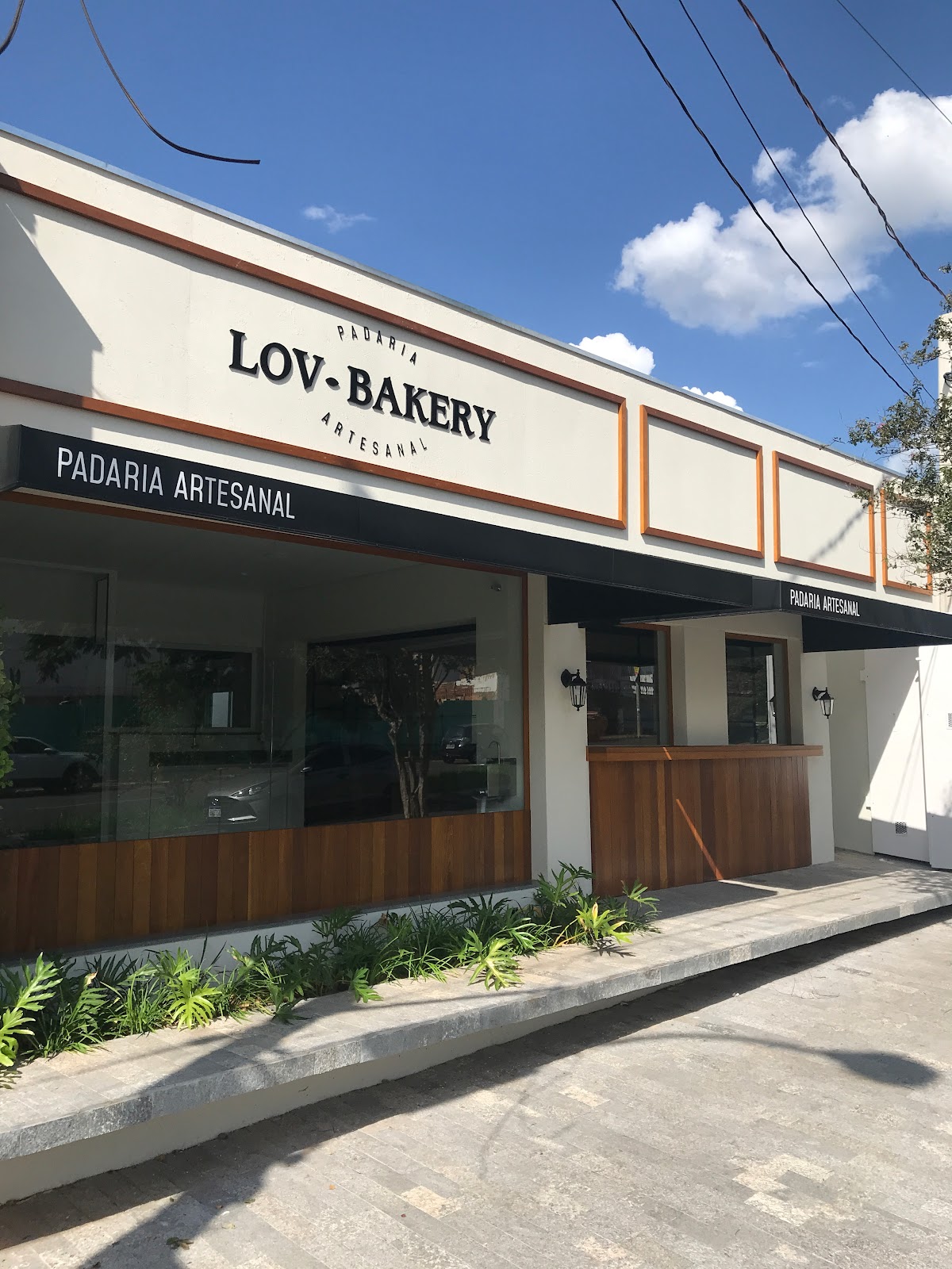 L.O.V Bakery in Pederneiras