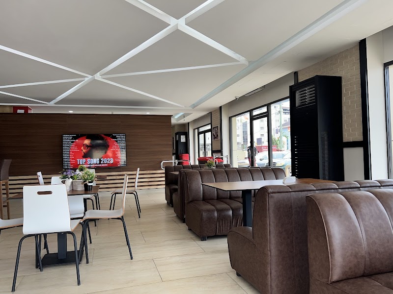 L'oven Bakery Inc. - Bakery in Monrovia