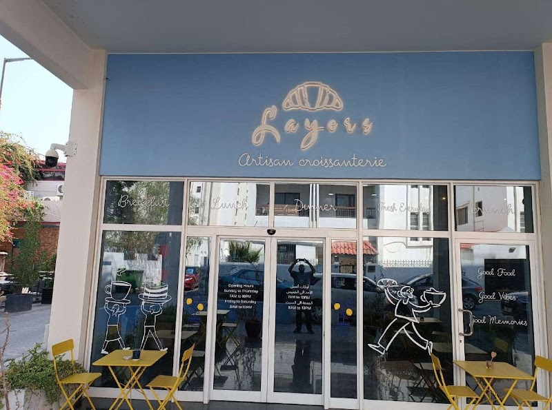 La Paris Bakery & Restaurant