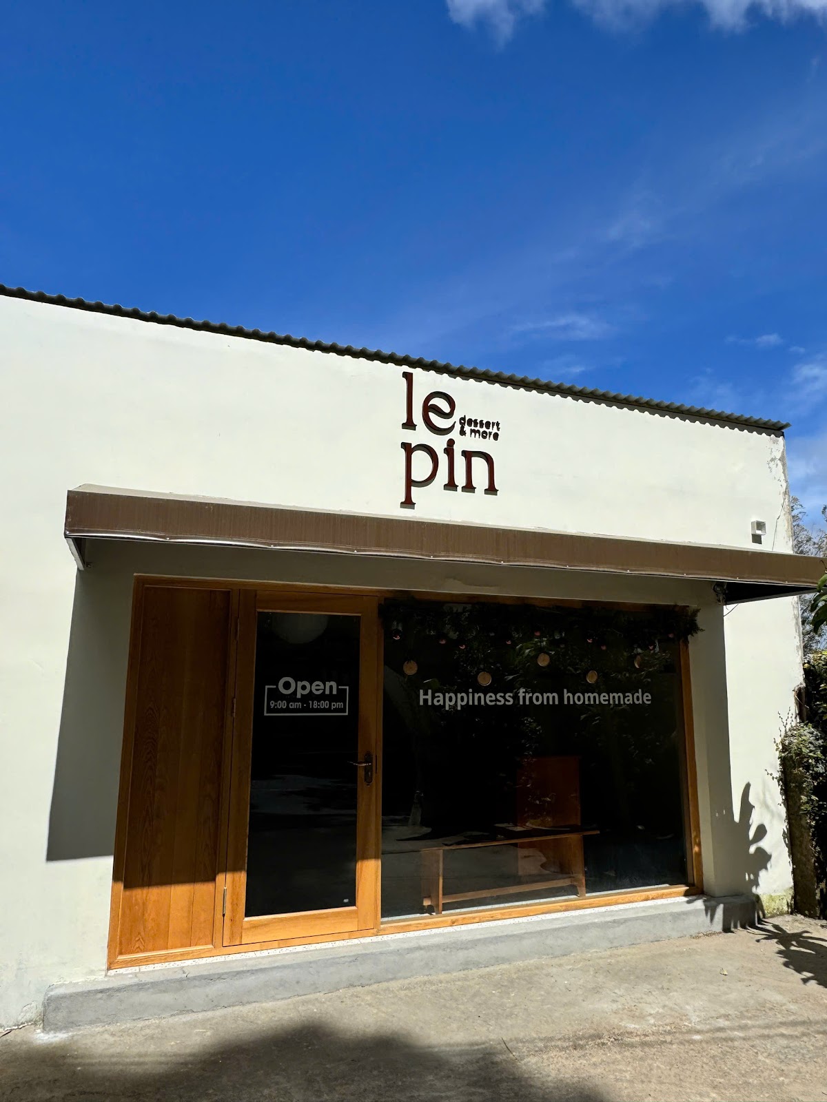Le Pin Dessert & More
