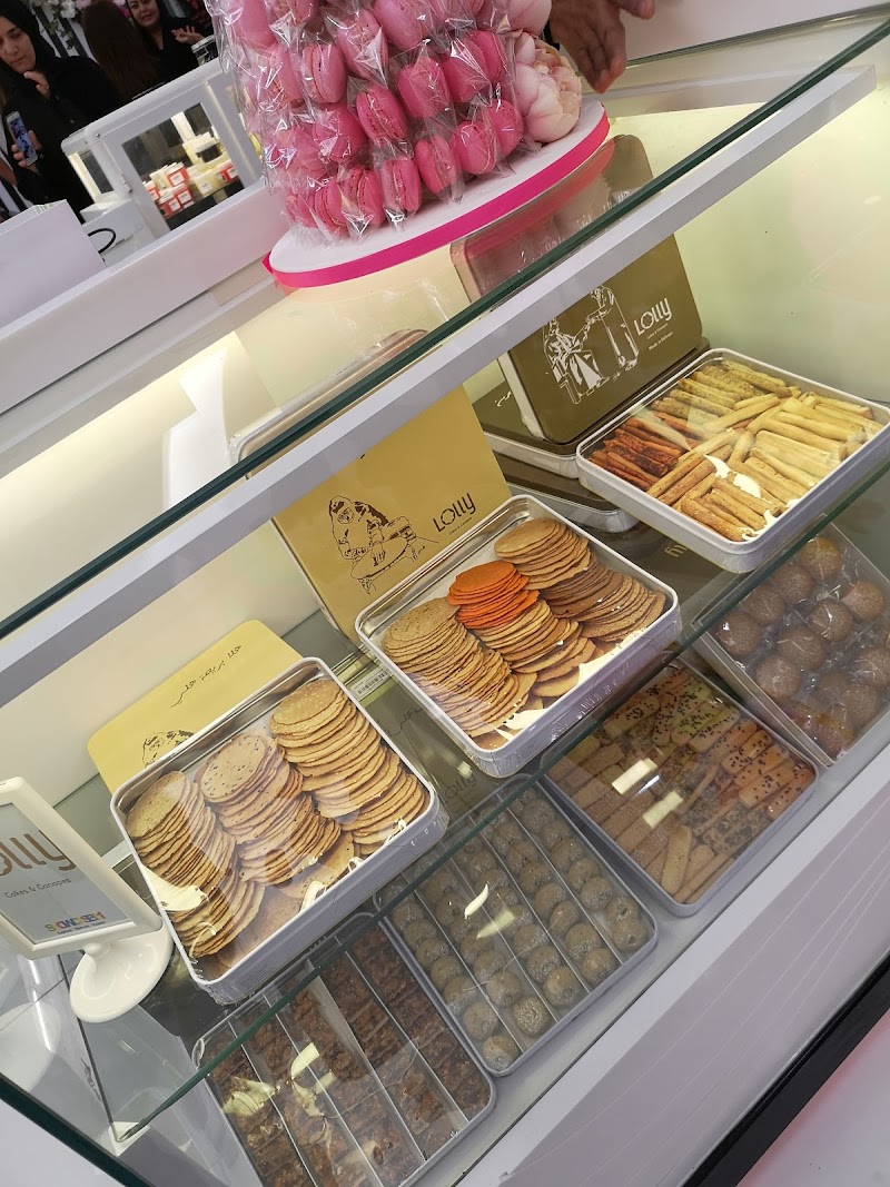 Lolly cakes and canape