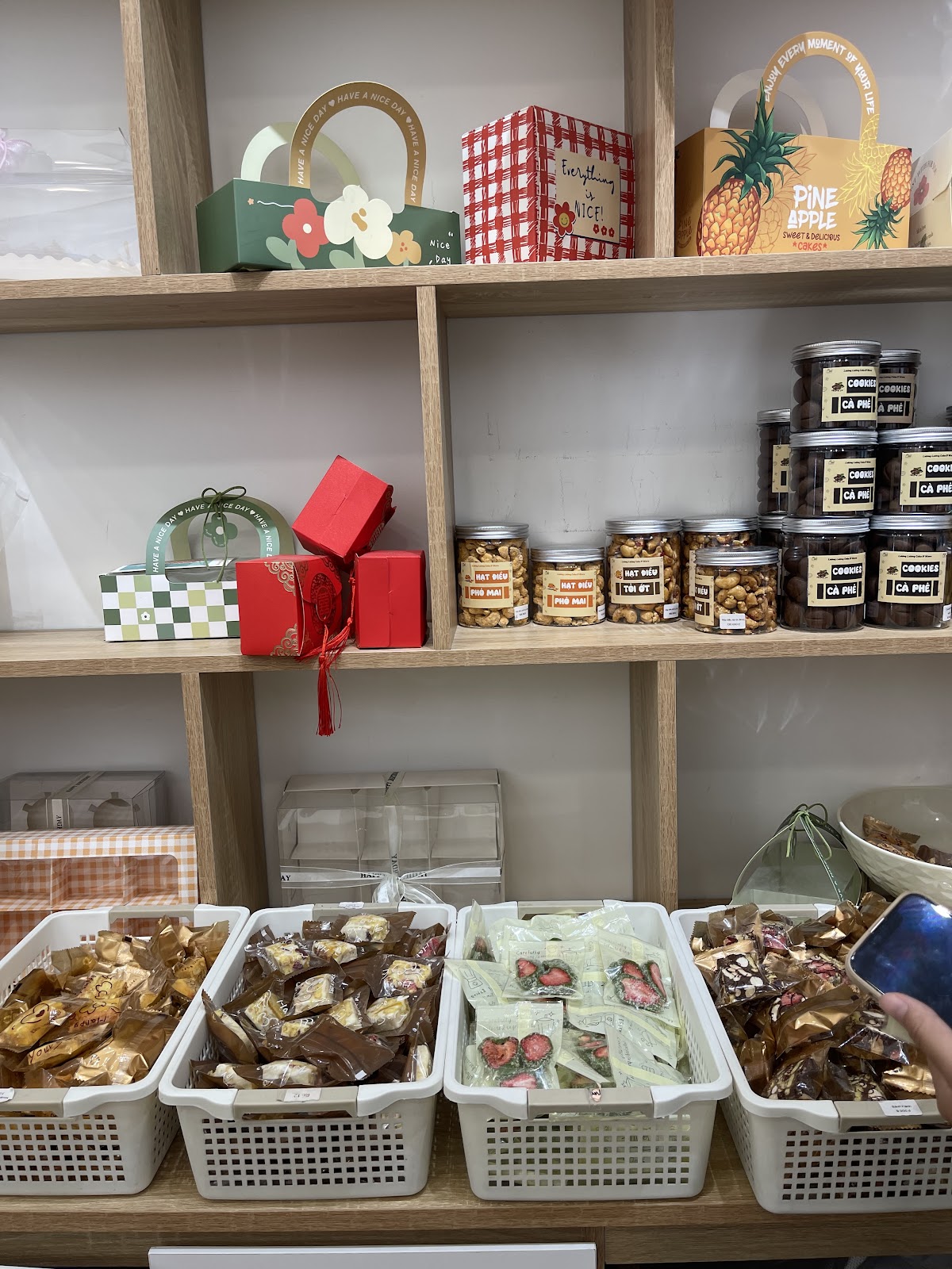 Lương Lương Cake & More - Bakery in Quận Ninh Kiều