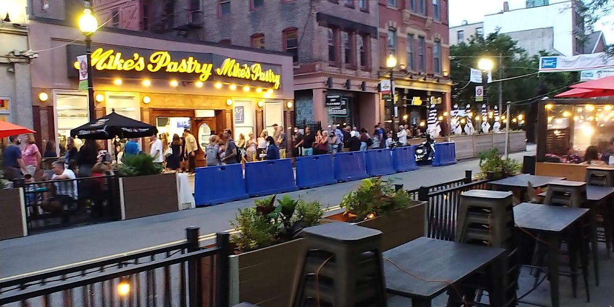 Mike's Pastry in Boston