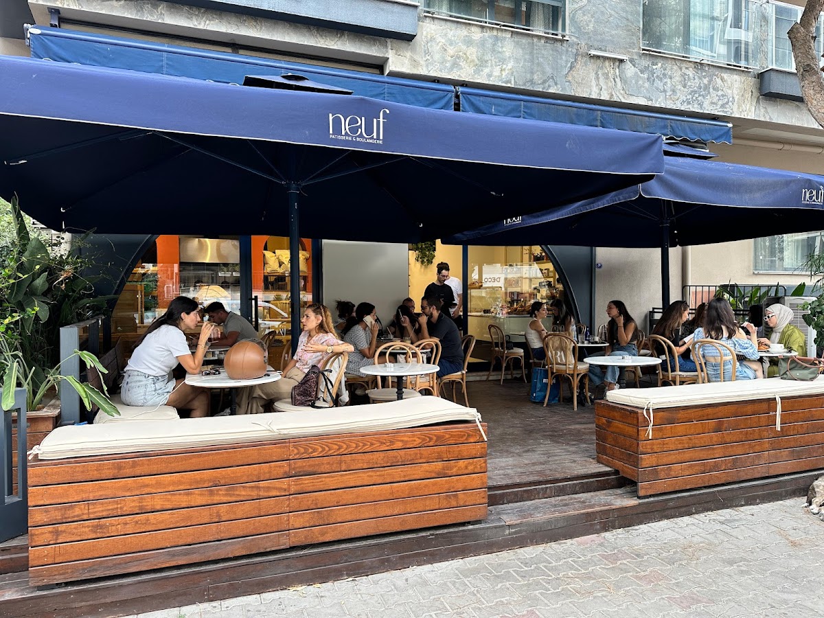 Neuf Patisserie & Boulangerie - Boulangerie in Karşıyaka