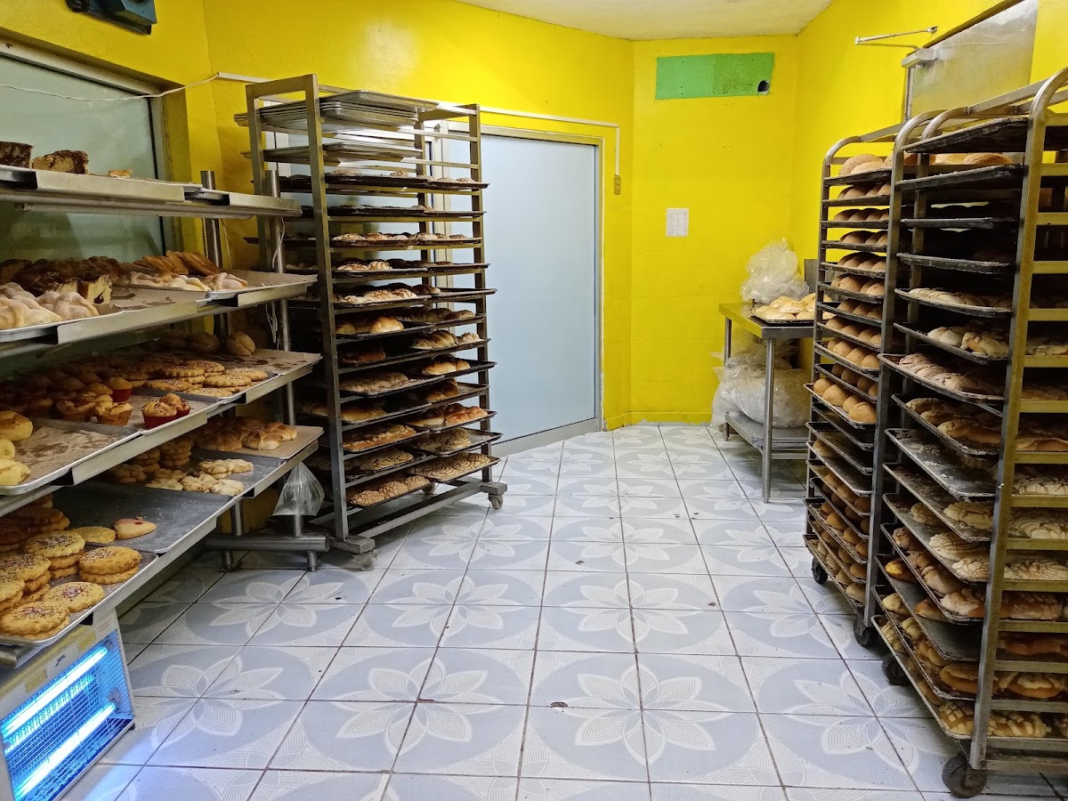 Panaderia La IDEAL in Guadalupe