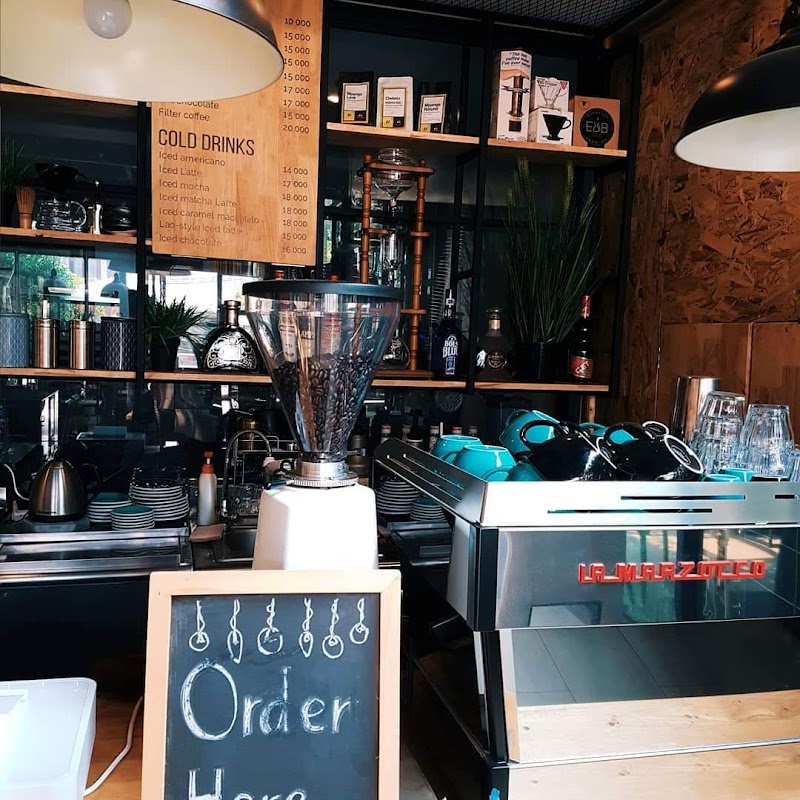 ParisAvenue Coffee & Bakery in Laos