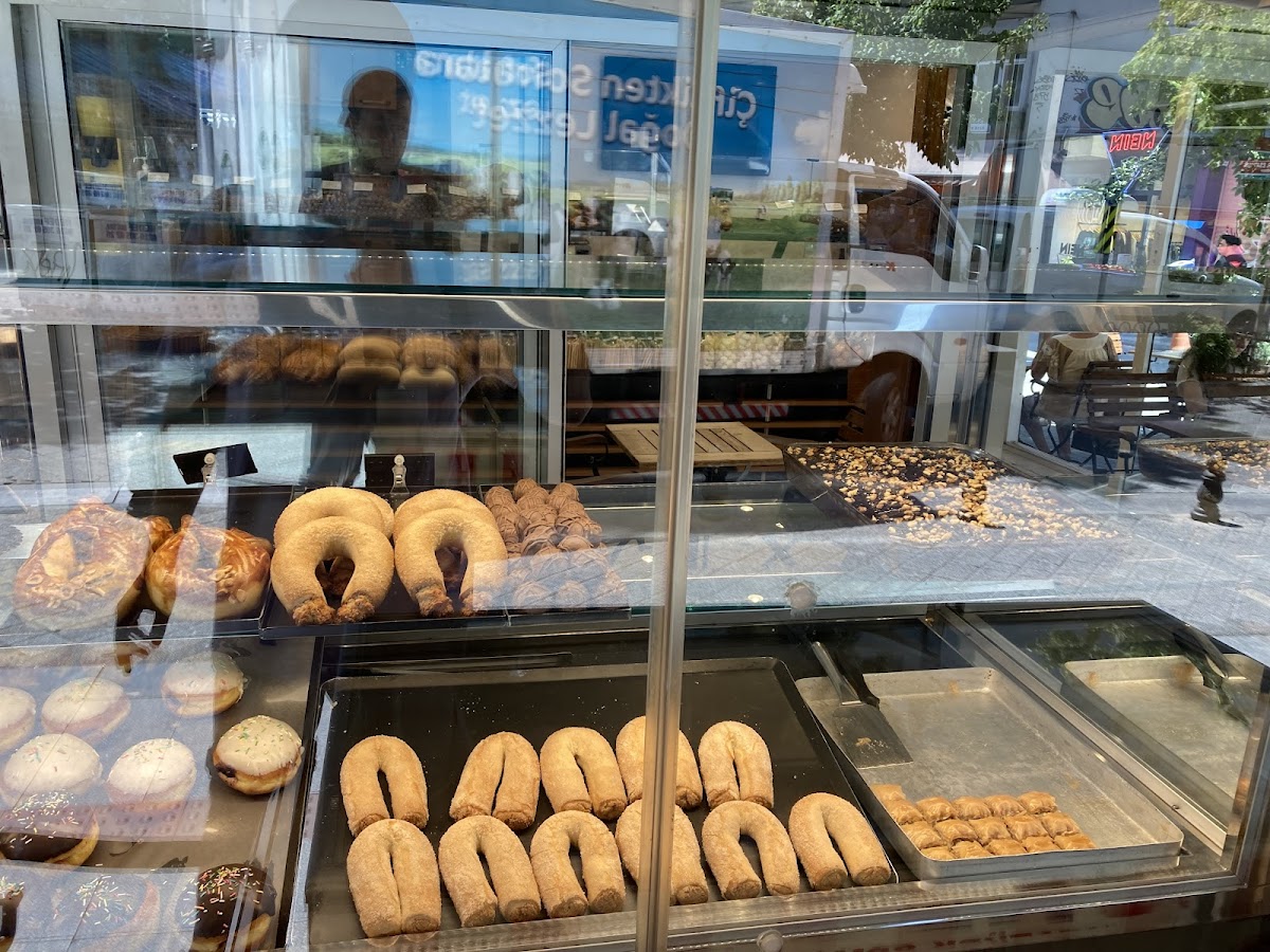 Pasifik Pastanesi in Kadıköy
