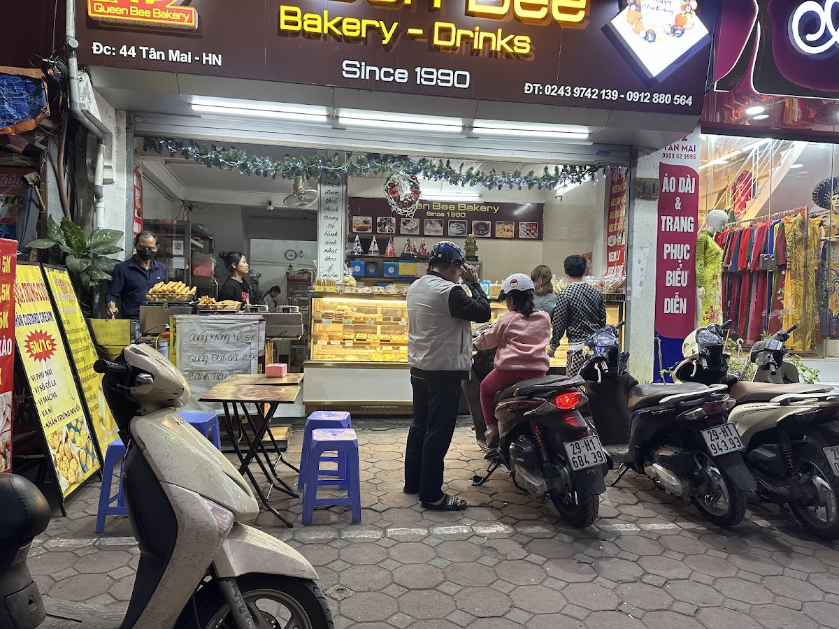 Queen Bee Bakery in Quận Hải An