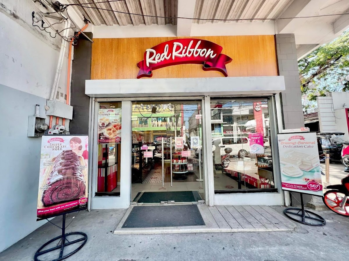Red Ribbon - Bakery in Alaminos