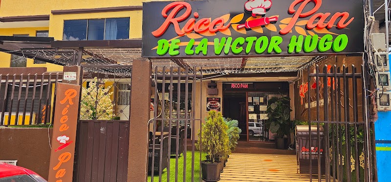 Rico Pan De La Victor Hugo - Bakery in Ambato
