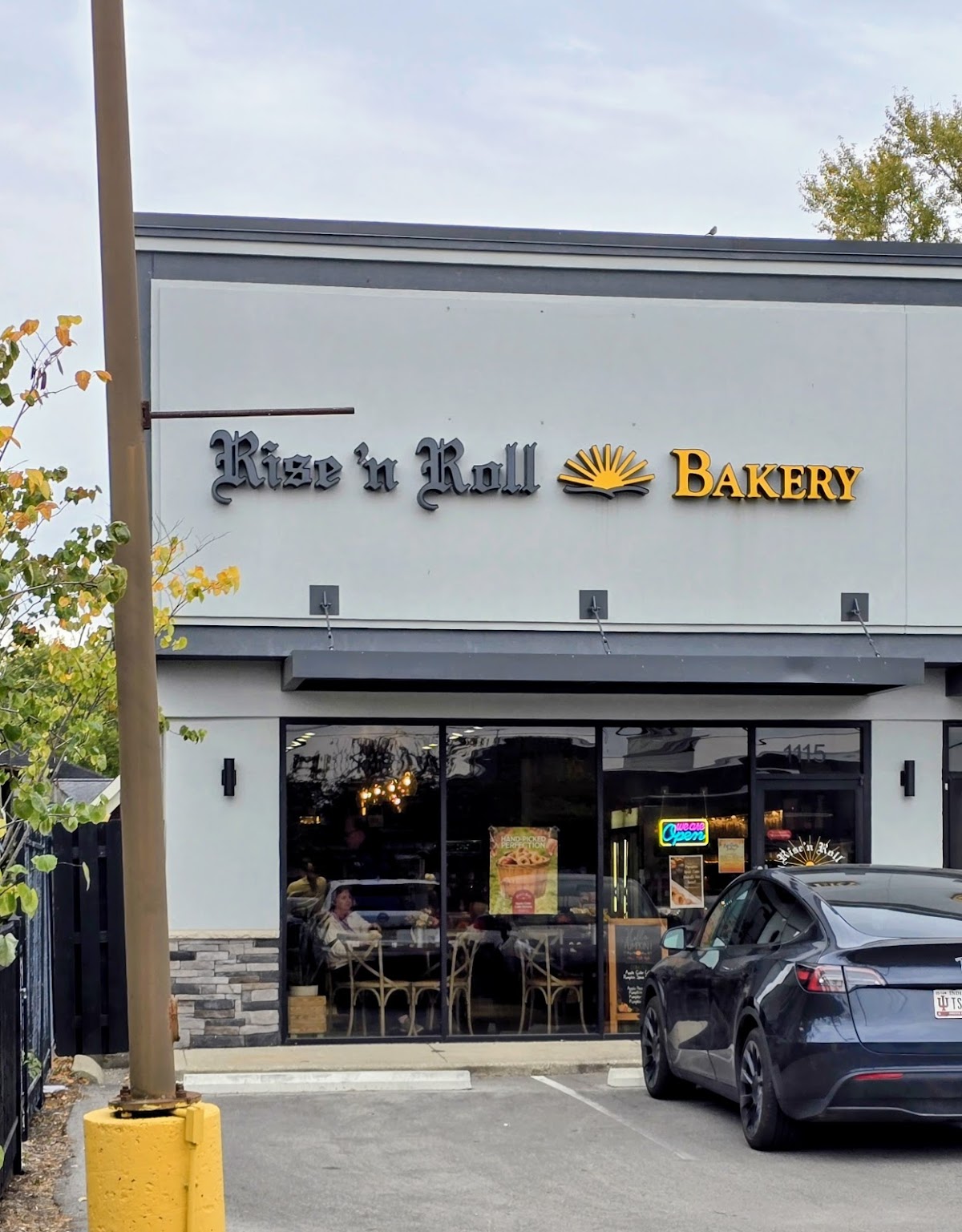 Rise ‘N Roll - Bakery in Indianapolis