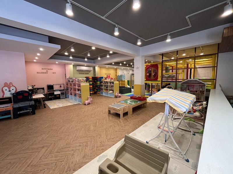 Summer Snow Bakery & Cafe in Saipan