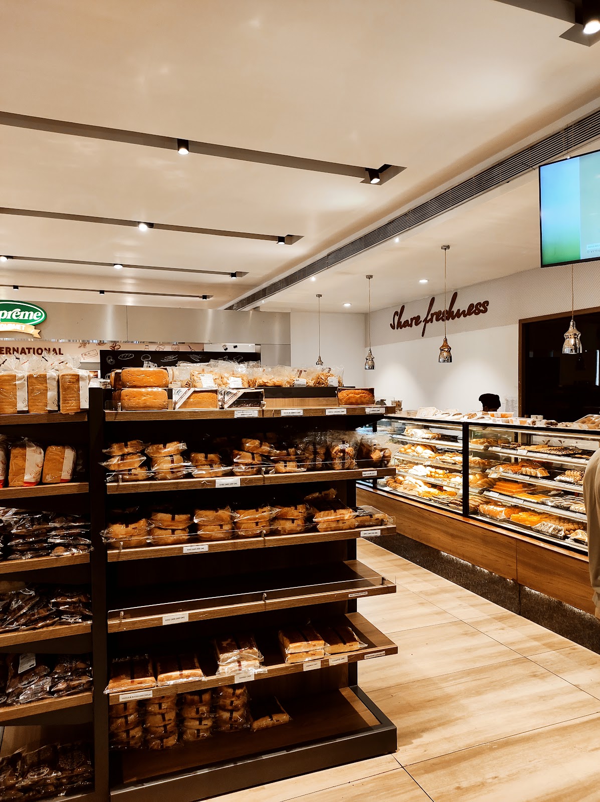 Supreme Bakers in Ernakulam