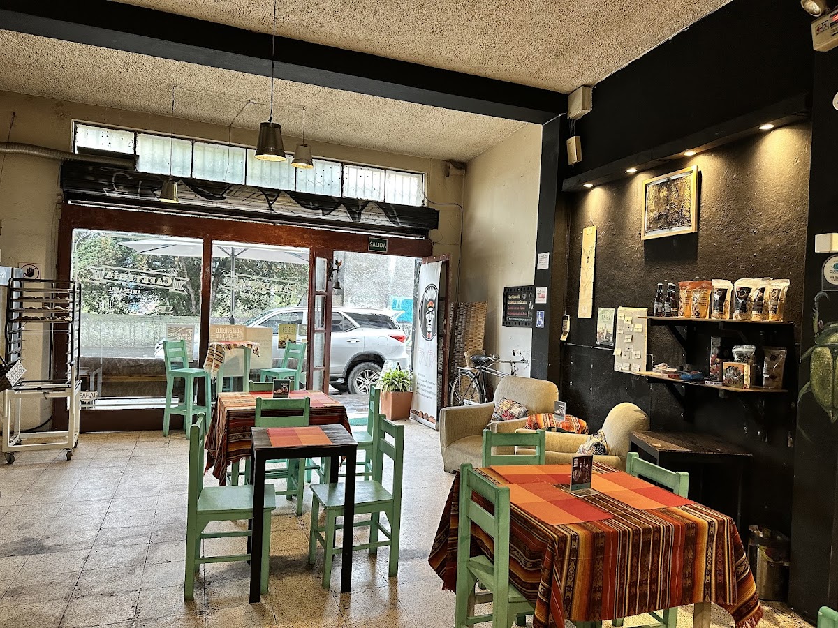 Taita Cafeteria Panaderia in Cuenca