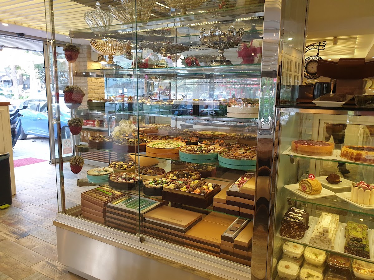 Topraktan patisserie in Bornova