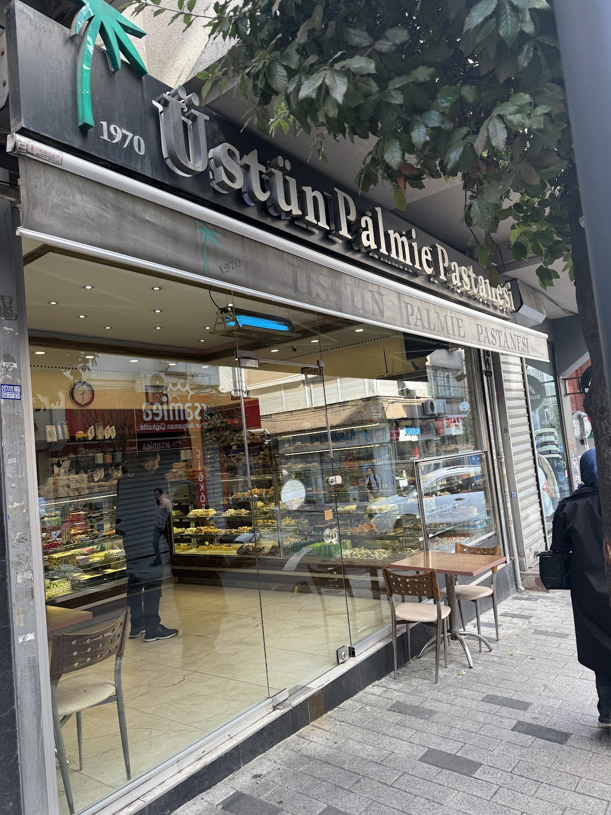 Üstün Palmie Pastanesi - Bakery in Feriköy