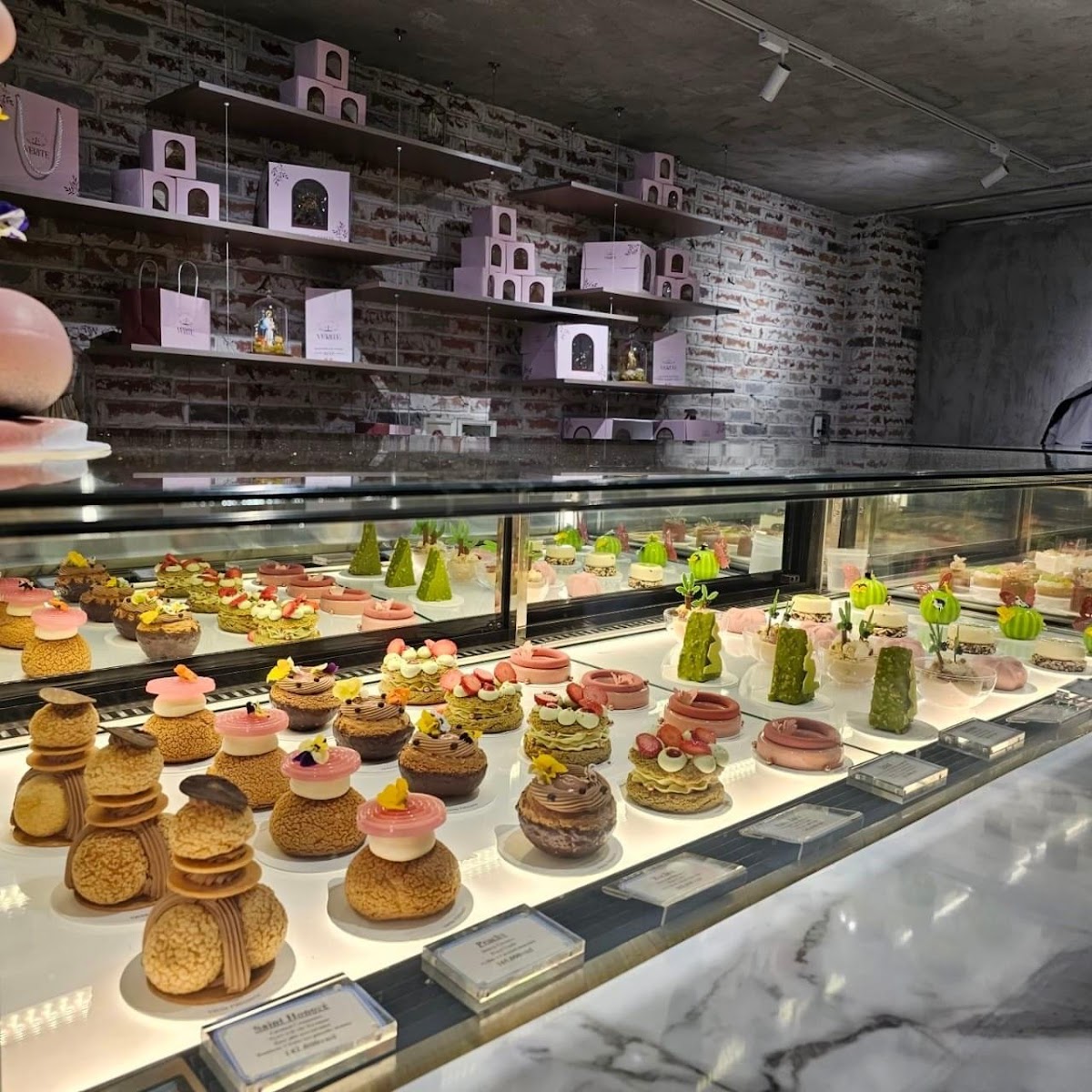 Vérité Patisserie - Patisserie in Quận 1