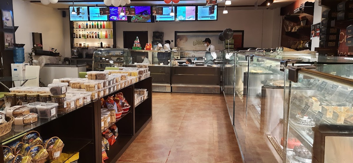 Walnut World Bakery in Lucknow